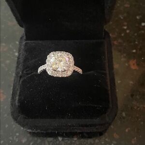 Elegant Silver Ring with Clear Gemstone 925 Sterling Silver Silver Size 8